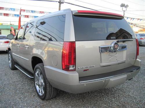 Cadillac Escalade ESV 2007 photo 1