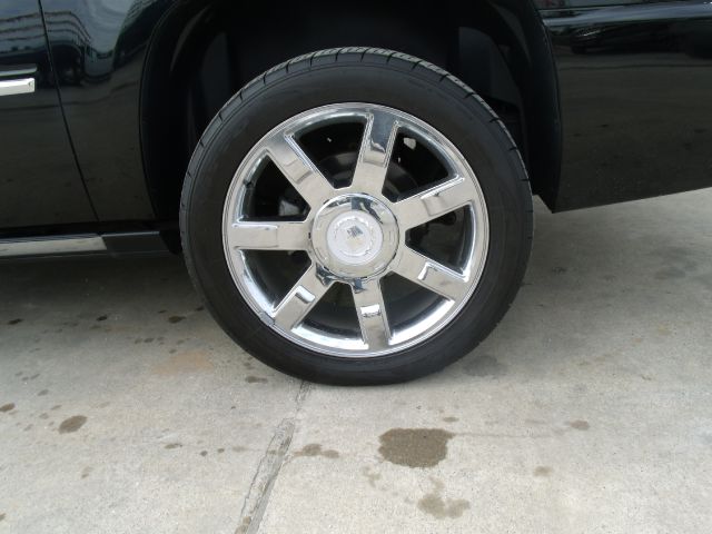 Cadillac Escalade ESV 2008 photo 2