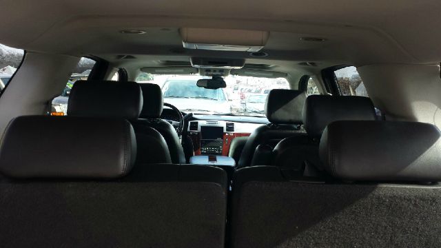 Cadillac Escalade ESV SR5 Sport Utility 4D SUV