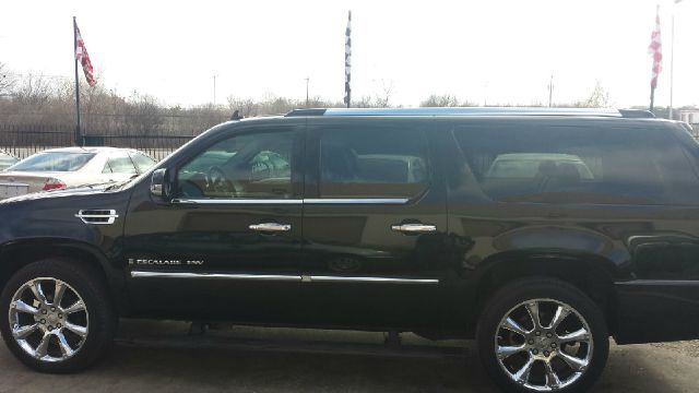 Cadillac Escalade ESV 2008 photo 2