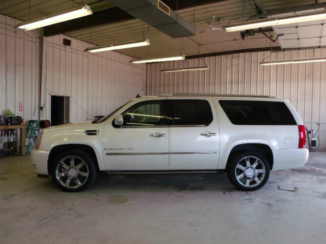 Cadillac Escalade ESV 2008 photo 2