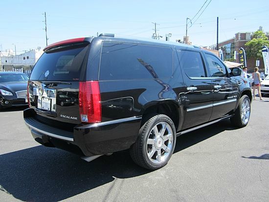 Cadillac Escalade ESV 2009 photo 2