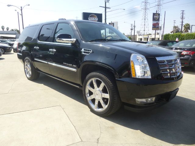 Cadillac Escalade ESV 4 DR. Cloth SUV
