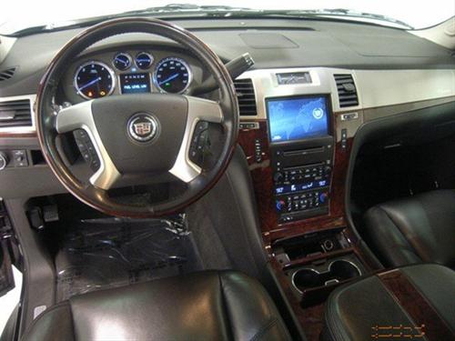 Cadillac Escalade ESV 2009 photo 2
