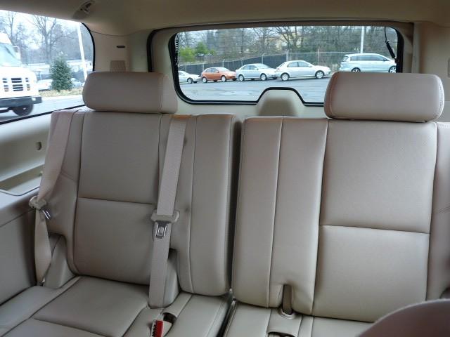 Cadillac Escalade ESV 2009 photo 3