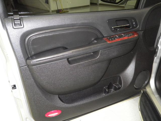 Cadillac Escalade ESV 2010 photo 5