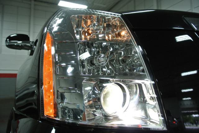 Cadillac Escalade ESV 2010 photo 1