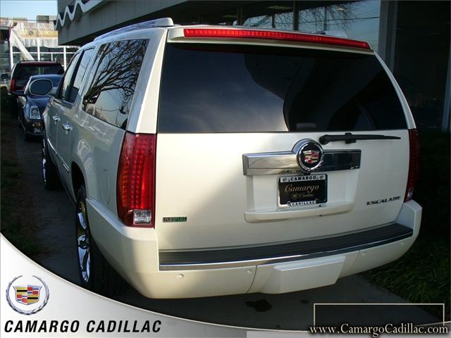 Cadillac Escalade ESV 2010 photo 2