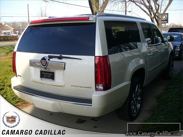 Cadillac Escalade ESV 2010 photo 3