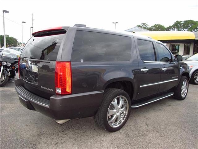 Cadillac Escalade ESV 2010 photo 14