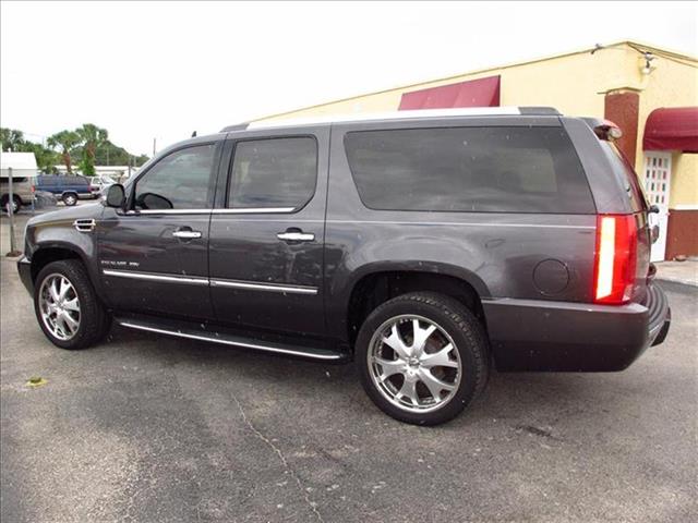 Cadillac Escalade ESV 2010 photo 16