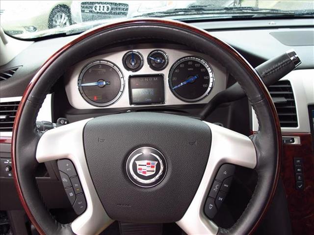 Cadillac Escalade ESV 2010 photo 7