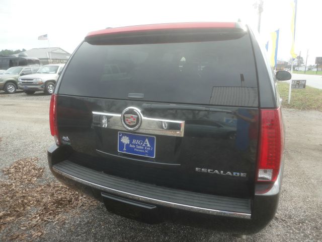 Cadillac Escalade ESV 2010 photo 2
