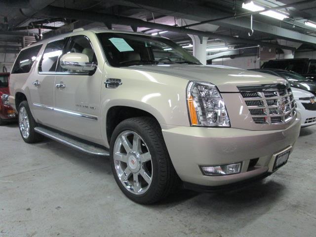 Cadillac Escalade ESV 2011 photo 1