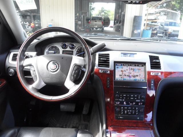 Cadillac Escalade ESV 2011 photo 5