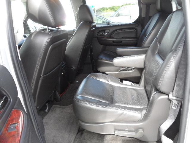 Cadillac Escalade ESV 2011 photo 8