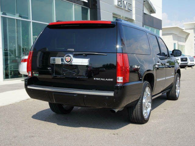 Cadillac Escalade ESV 2011 photo 3