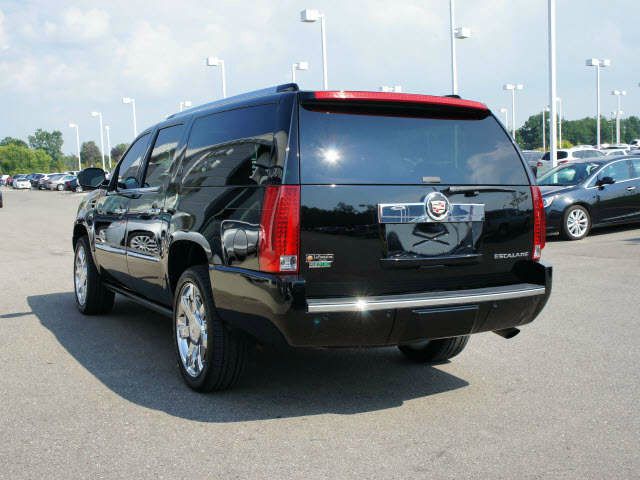 Cadillac Escalade ESV 2011 photo 4