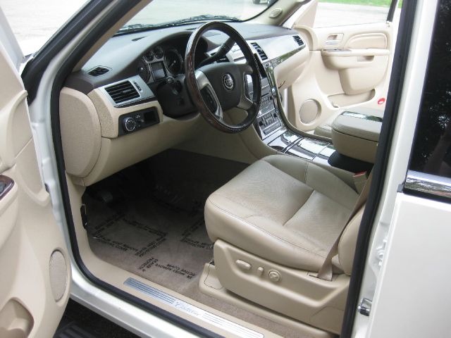 Cadillac Escalade ESV 2011 photo 5