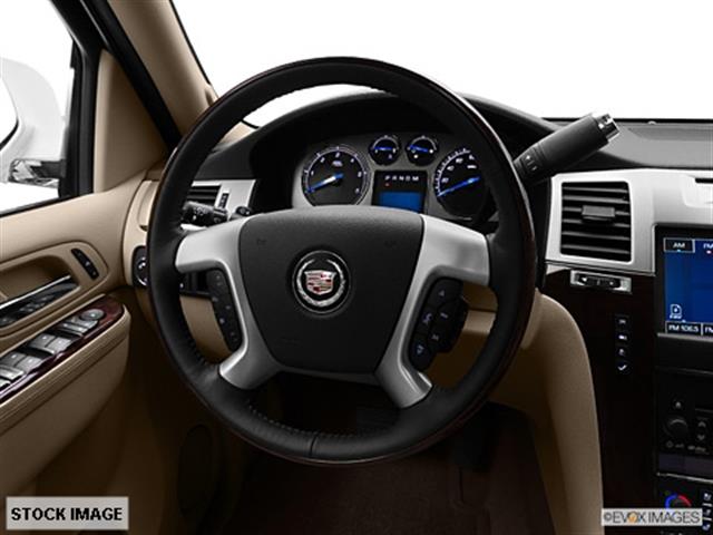 Cadillac Escalade ESV 2011 photo 1