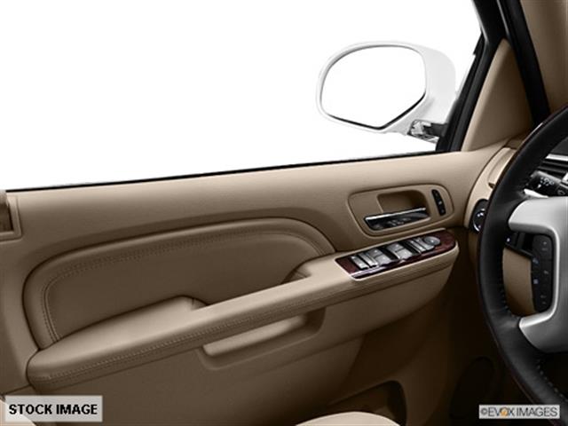 Cadillac Escalade ESV 2011 photo 2
