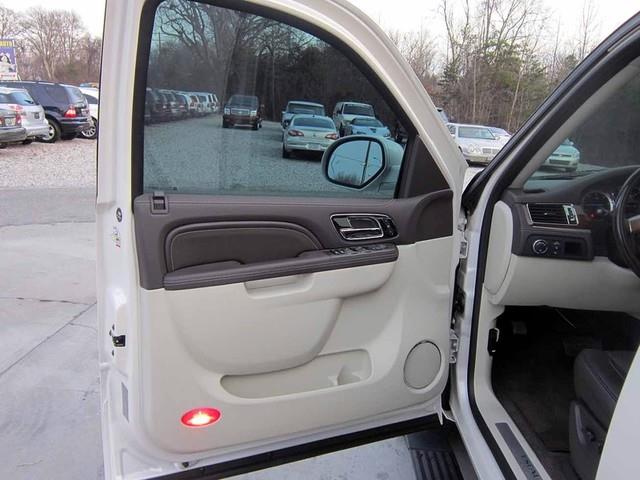 Cadillac Escalade ESV Ralliart SUV