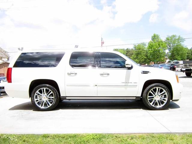 Cadillac Escalade ESV 2012 photo 3