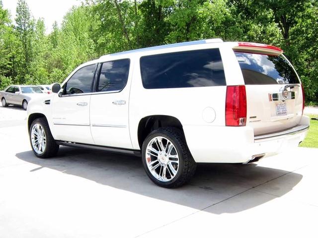 Cadillac Escalade ESV 2012 photo 4