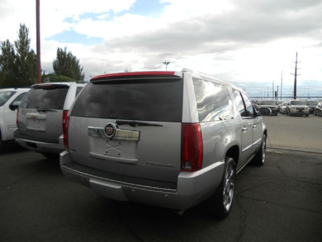 Cadillac Escalade ESV 5dr Hatchback Automatic SUV