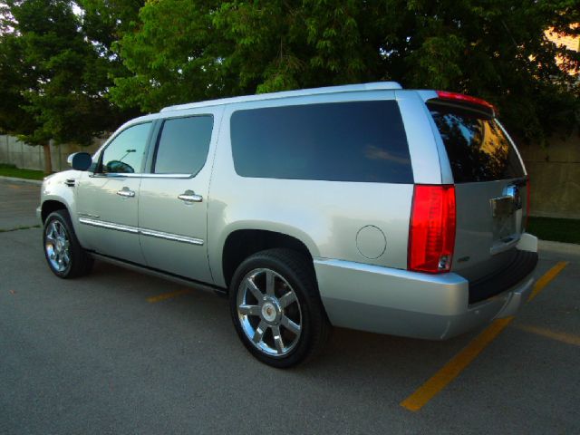 Cadillac Escalade ESV 5dr Hatchback Automatic SUV