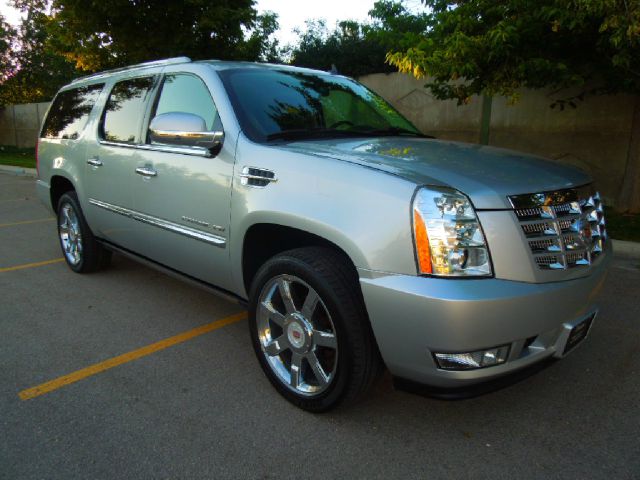 Cadillac Escalade ESV 2012 photo 1
