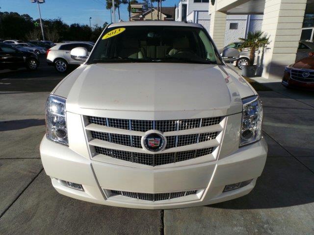 Cadillac Escalade ESV 2013 photo 2