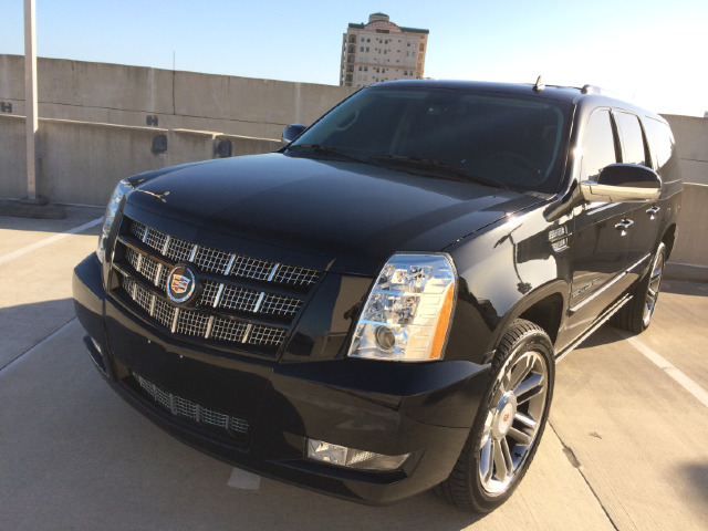 Cadillac Escalade ESV GT WITH Leather And Sunroof SUV