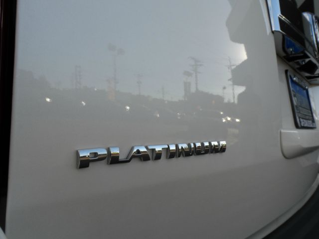 Cadillac Escalade ESV 2013 photo 13