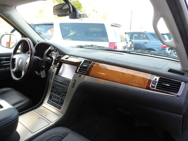 Cadillac Escalade ESV 2013 photo 20