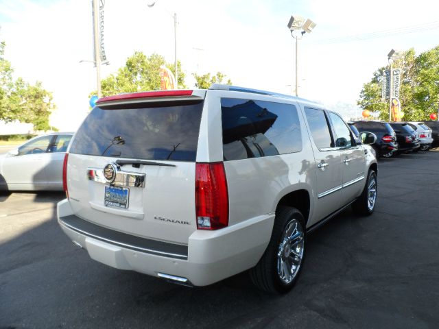 Cadillac Escalade ESV 2013 photo 26