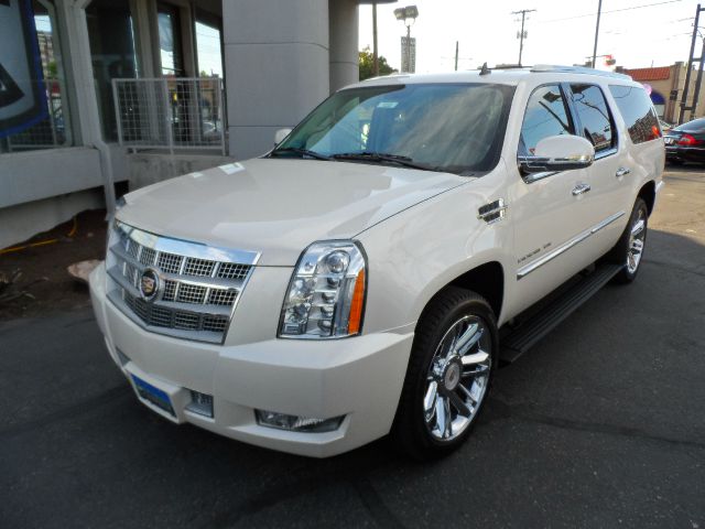 Cadillac Escalade ESV 2013 photo 28