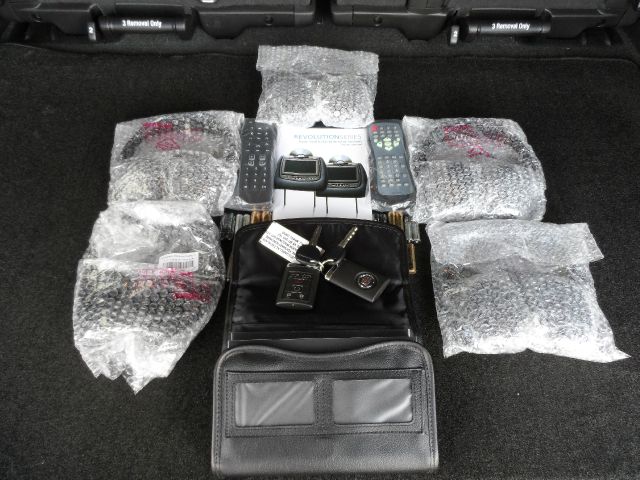 Cadillac Escalade ESV 2013 photo 3