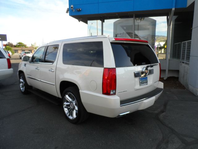 Cadillac Escalade ESV 2013 photo 30