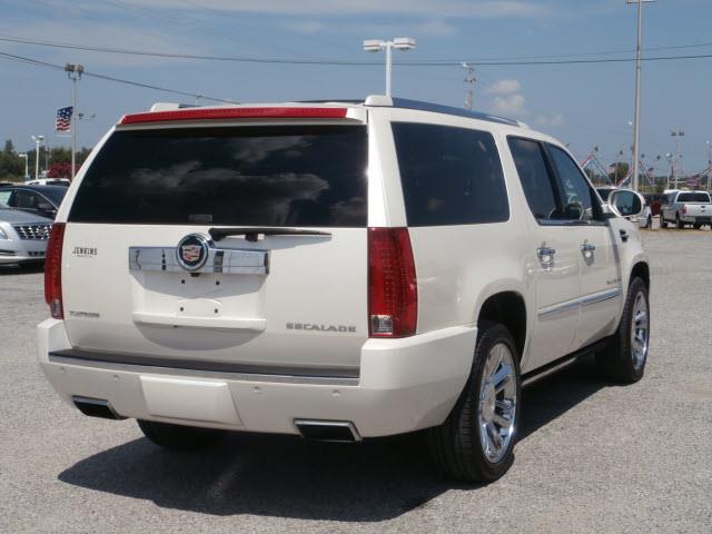 Cadillac Escalade ESV 2013 photo 3