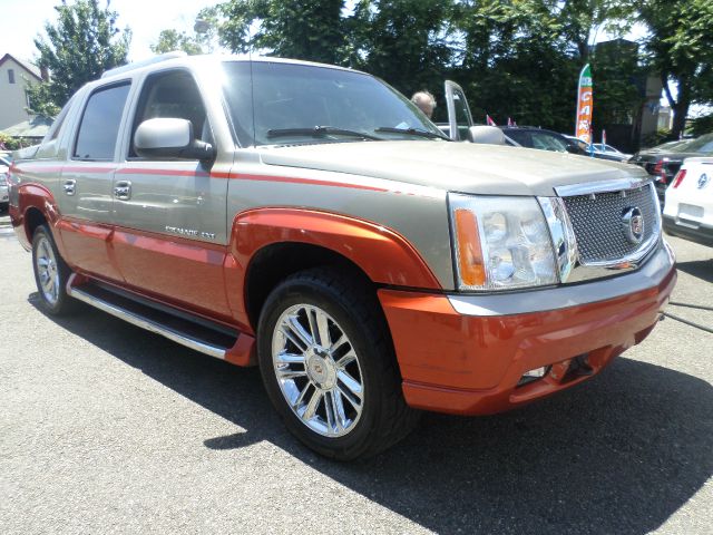 Cadillac Escalade EXT 4dr 2.9L Twin Turbo AWD SUV Pickup Truck