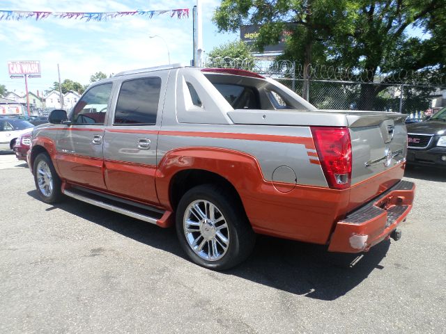 Cadillac Escalade EXT 2002 photo 2