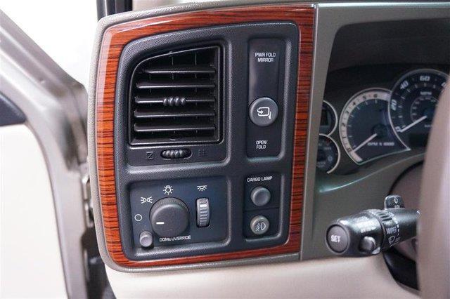 Cadillac Escalade EXT 2002 photo 11