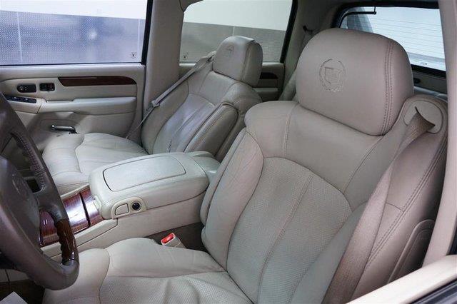 Cadillac Escalade EXT 2002 photo 13