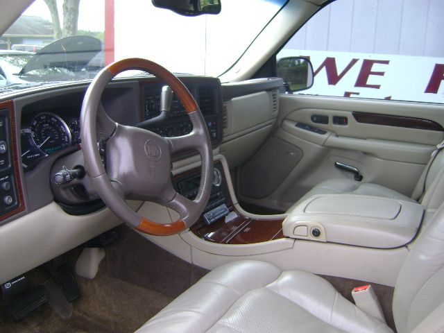 Cadillac Escalade EXT 2002 photo 1