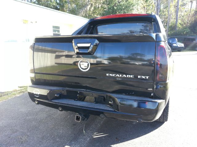 Cadillac Escalade EXT Tech With Rear Entertainment Pickup Truck