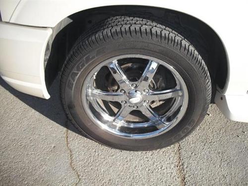 Cadillac Escalade EXT 2002 photo 1