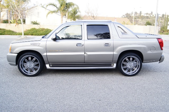 Cadillac Escalade EXT 2002 photo 4