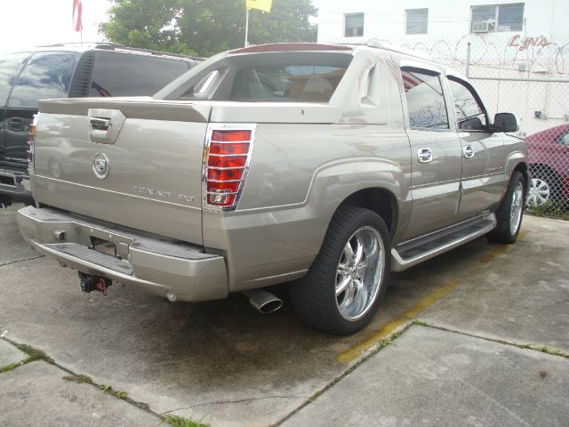 Cadillac Escalade EXT 2002 photo 2