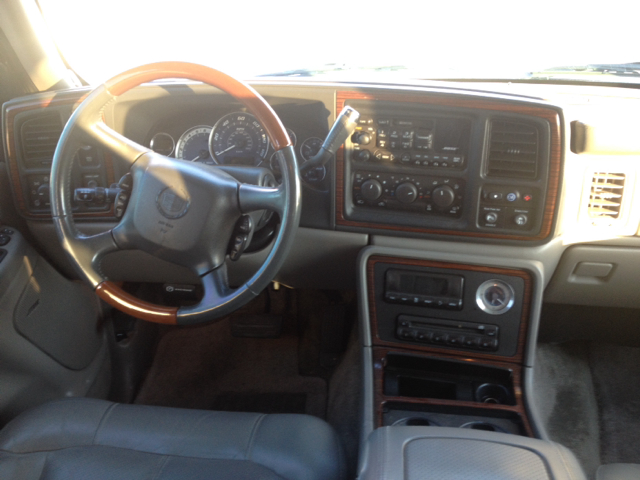 Cadillac Escalade EXT 2002 photo 1